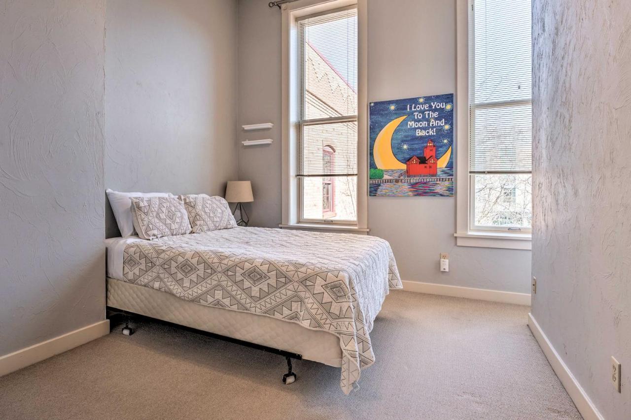Ferienwohnung Charming Dtwn Holland Escape Above Crust 54! Exterior foto